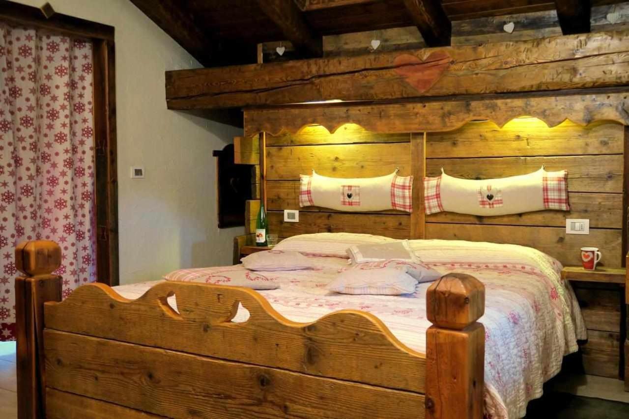 Romantica Suite Con Vasca Idromassaggio 아오스타 외부 사진