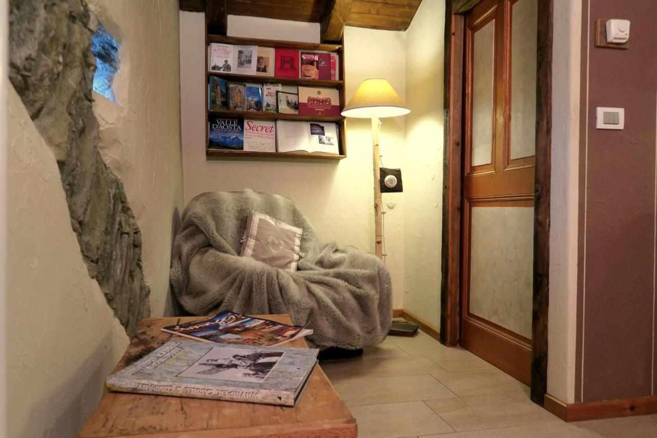 Romantica Suite Con Vasca Idromassaggio 아오스타 외부 사진