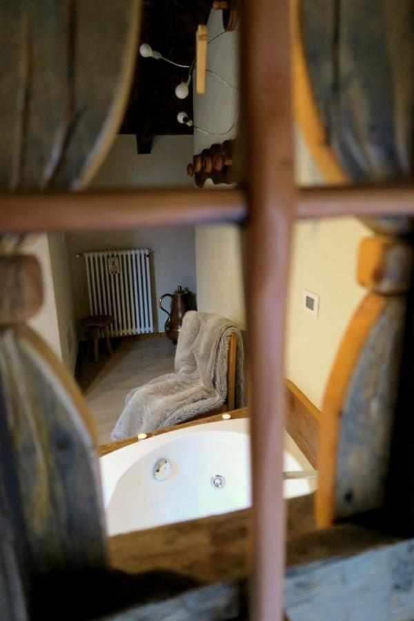 Romantica Suite Con Vasca Idromassaggio 아오스타 외부 사진