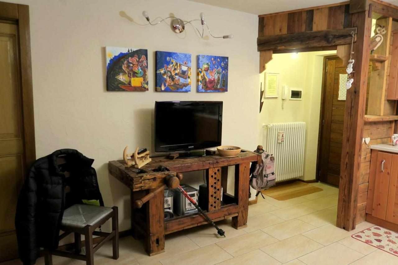 Romantica Suite Con Vasca Idromassaggio 아오스타 외부 사진